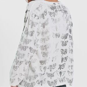 Magnolia Pearl Moth Viggo Tee
